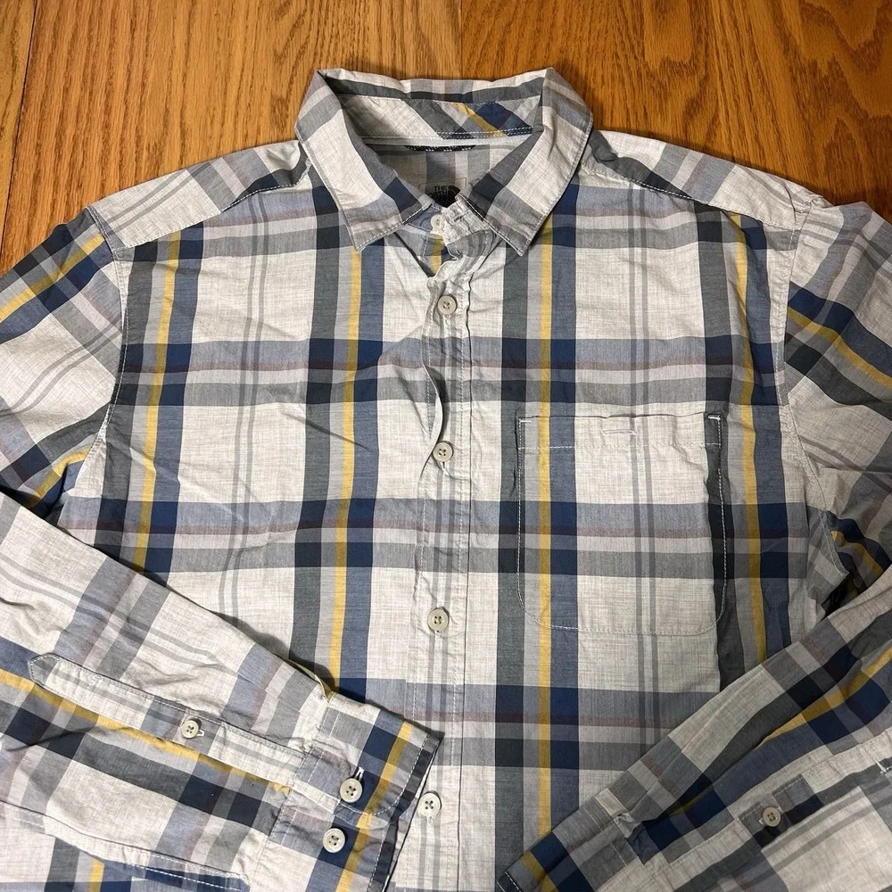 The North Face Men's Plaid Long Sleeve Button Up Shirt Size Medium 100% Cotton